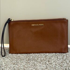 Michael Kors Jet Set Travel Large Pebbled Leather Pouch Wristlet